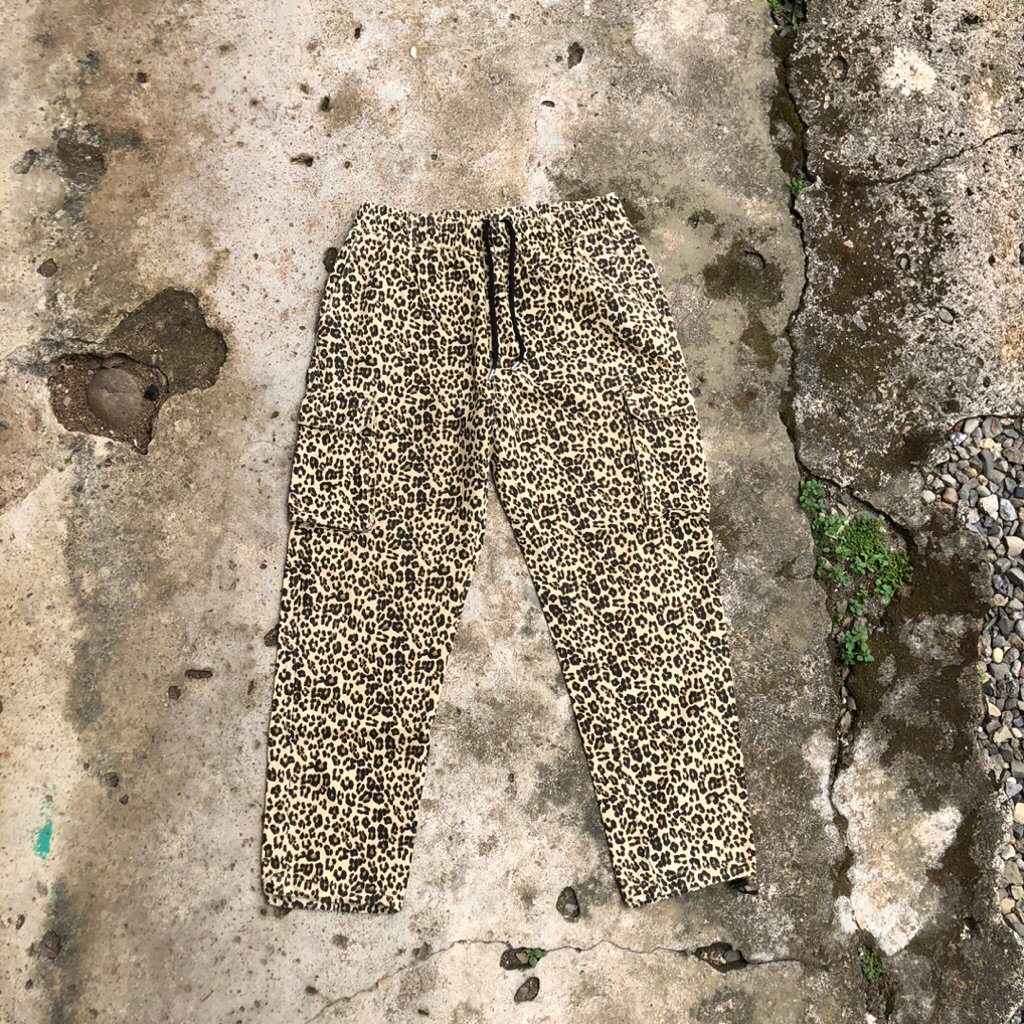 Vintage jungle strom leopard cargo pants ( second/bekas )
