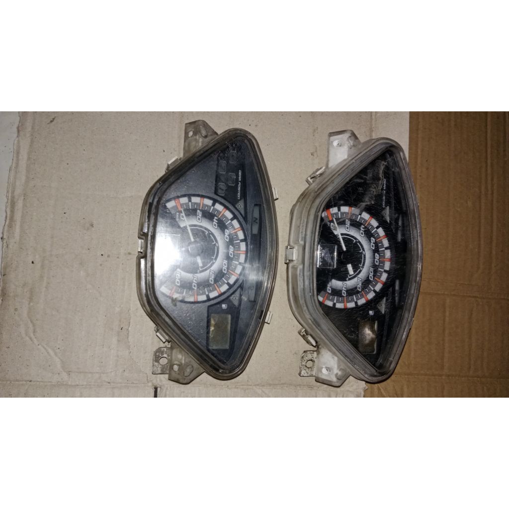 SPEEDOMETER SPIDO BAHAN RUSAK INDIKATOR BENSIN SUPRA X 125 KARBU ORIGINAL