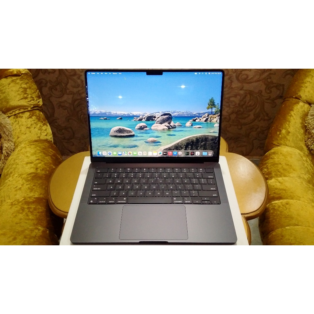 Macbook Pro Retina 2024 Like New Terbaru 14.2 inch Editing Rendering Apple M4 PRO Ram 24GB SSD 1TB