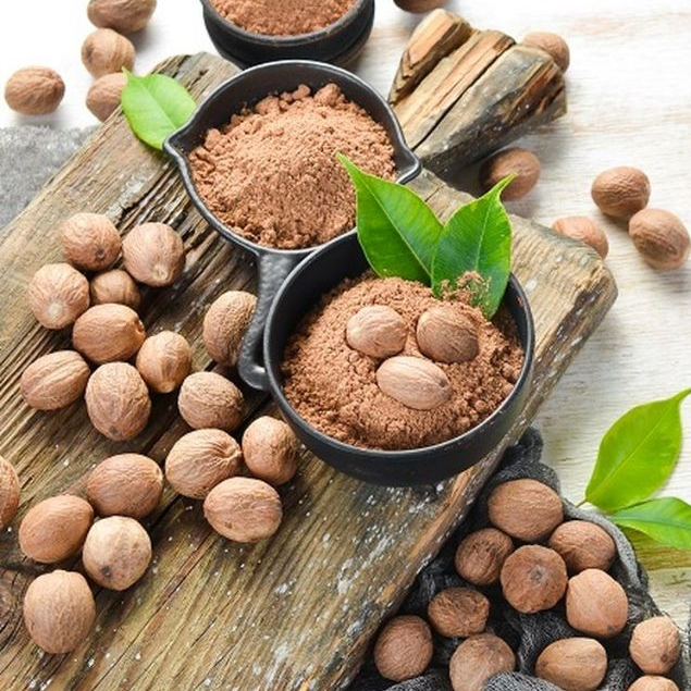 Biji pala utuh 1kg / biji pala bulat / biji pala kupas / biji pala / nutmeg seed