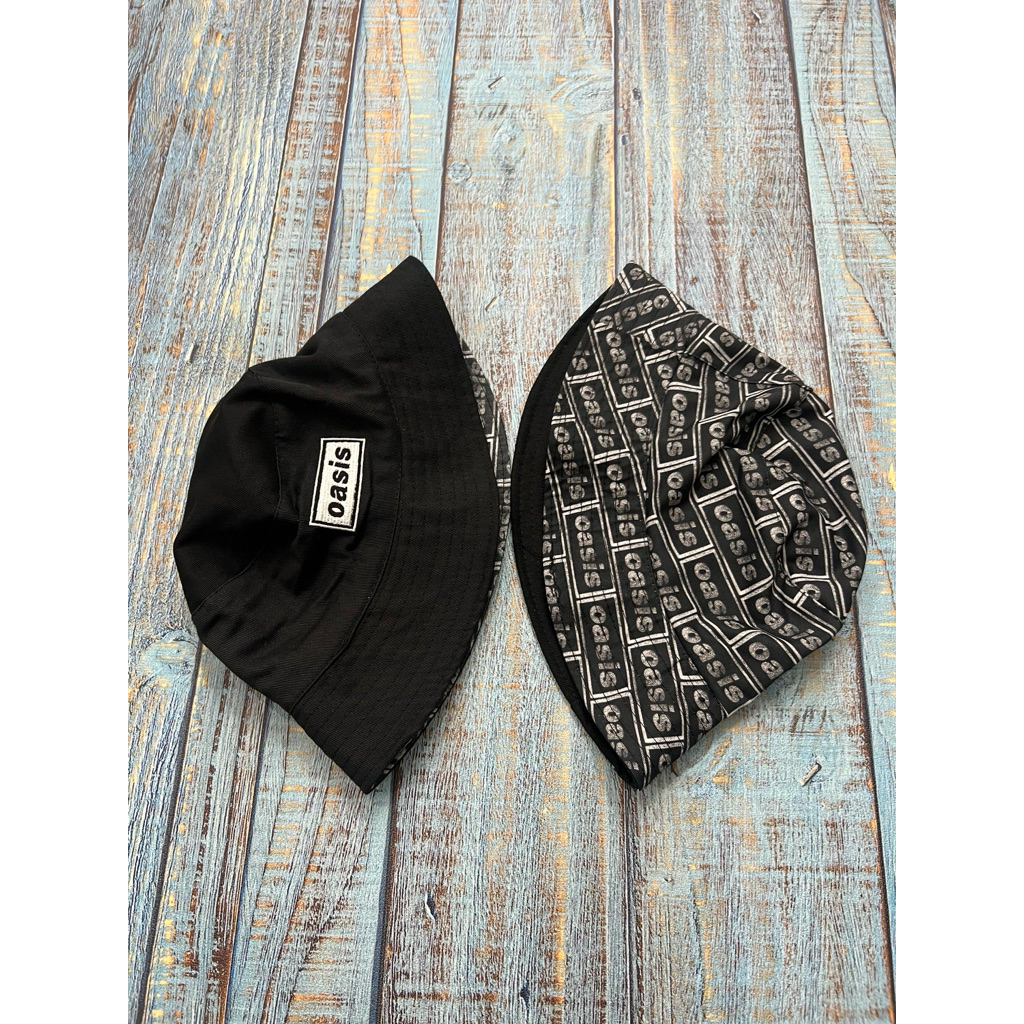 Topi Bucket Hat Oasis Reversible Live in Marvel Stadium Melbourne Official Merchandise