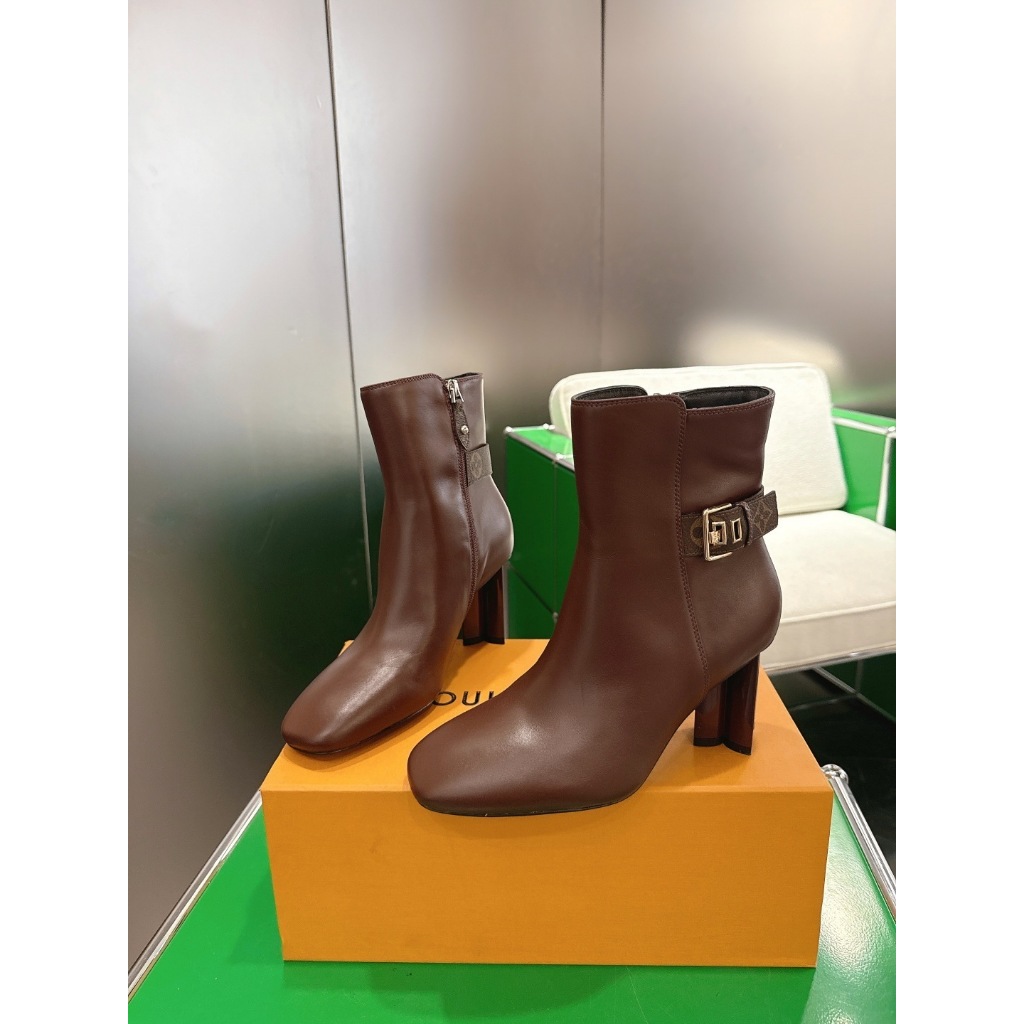 Boots LYur Silhouette Ankle Boots