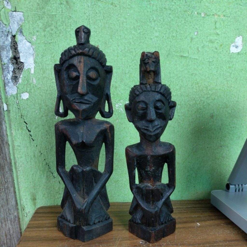 Patung kayu Dayak