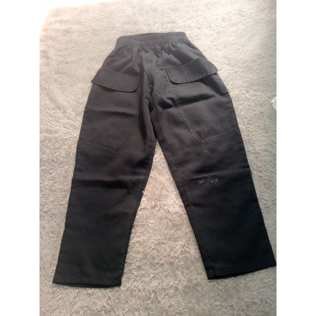 Celana Hitam polos bahan kain tebal ukuran M