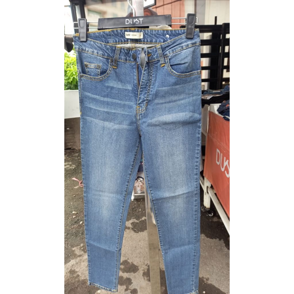 CELANA DUST JEANS