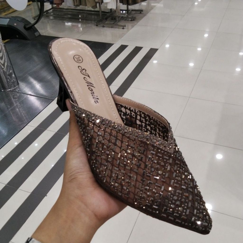 SENDAL PESTA SELOP ST.MORITZ