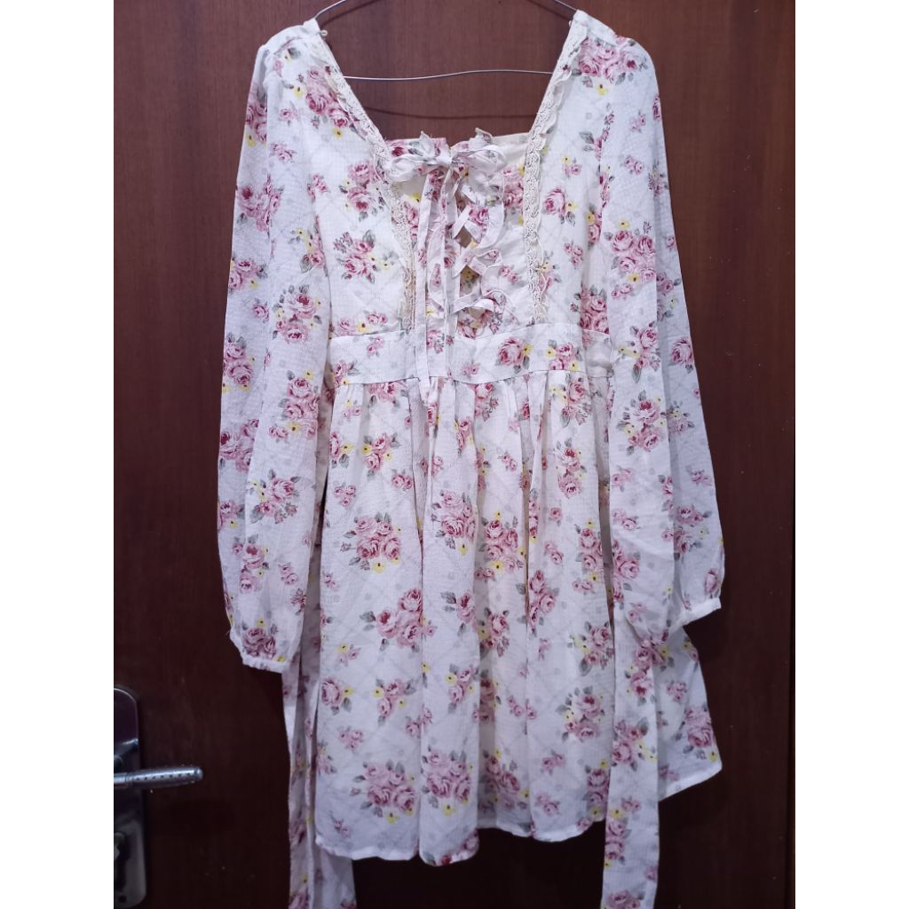 LIZMELO FLORAL DRESS PRELOVED