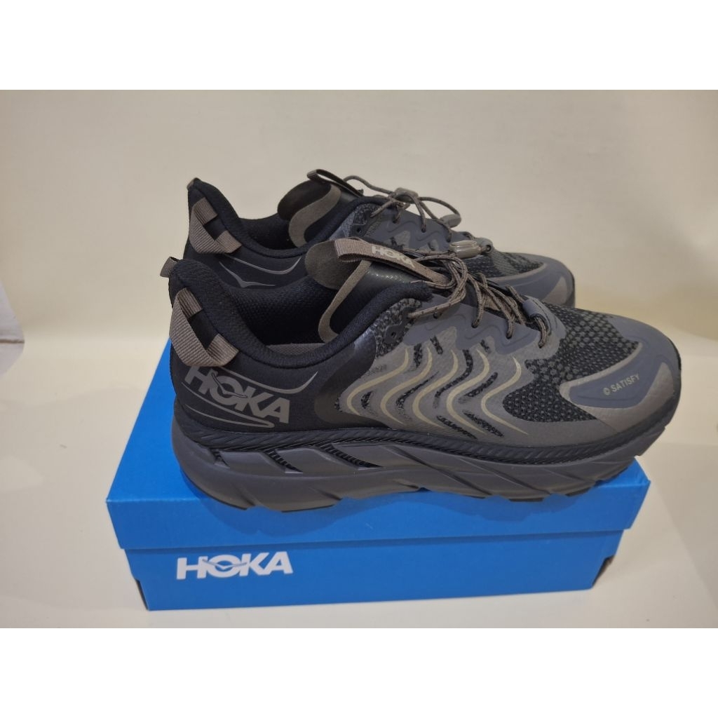 Sepatu trail run hoka one one