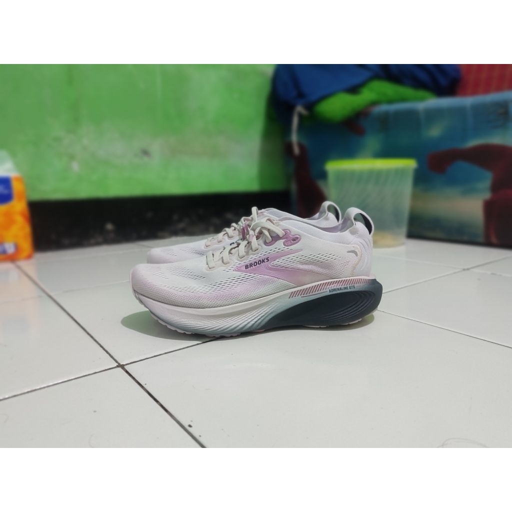 sepatu lari Brooks adrenaline gts 25 original bnwb