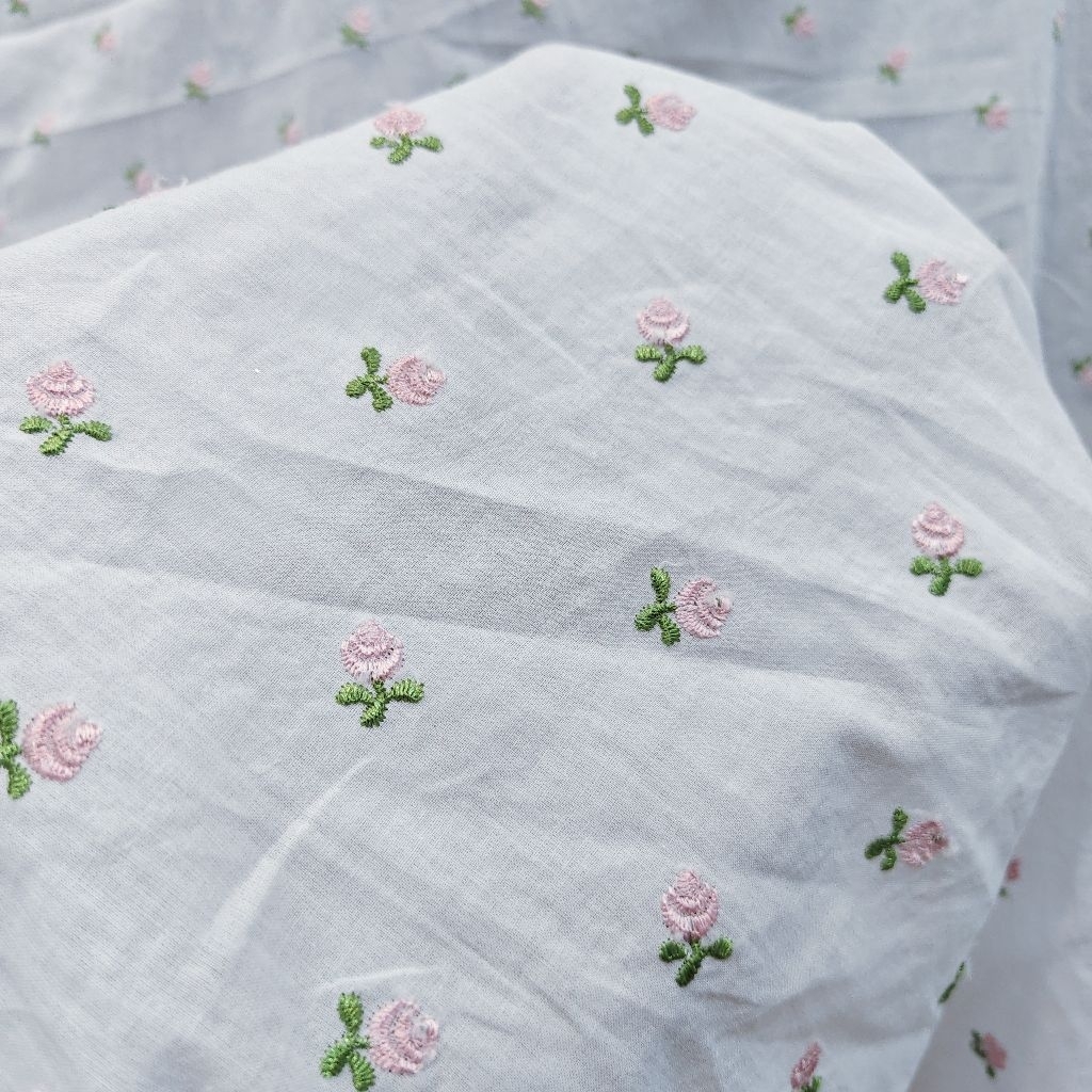 KAIN KATUN BORDIR PREMIUM MOTIF BUNGA KECIL WARNA DASAR PUTIH - KAIN BORDIR MOTIF KEMBANG KECIL HARG