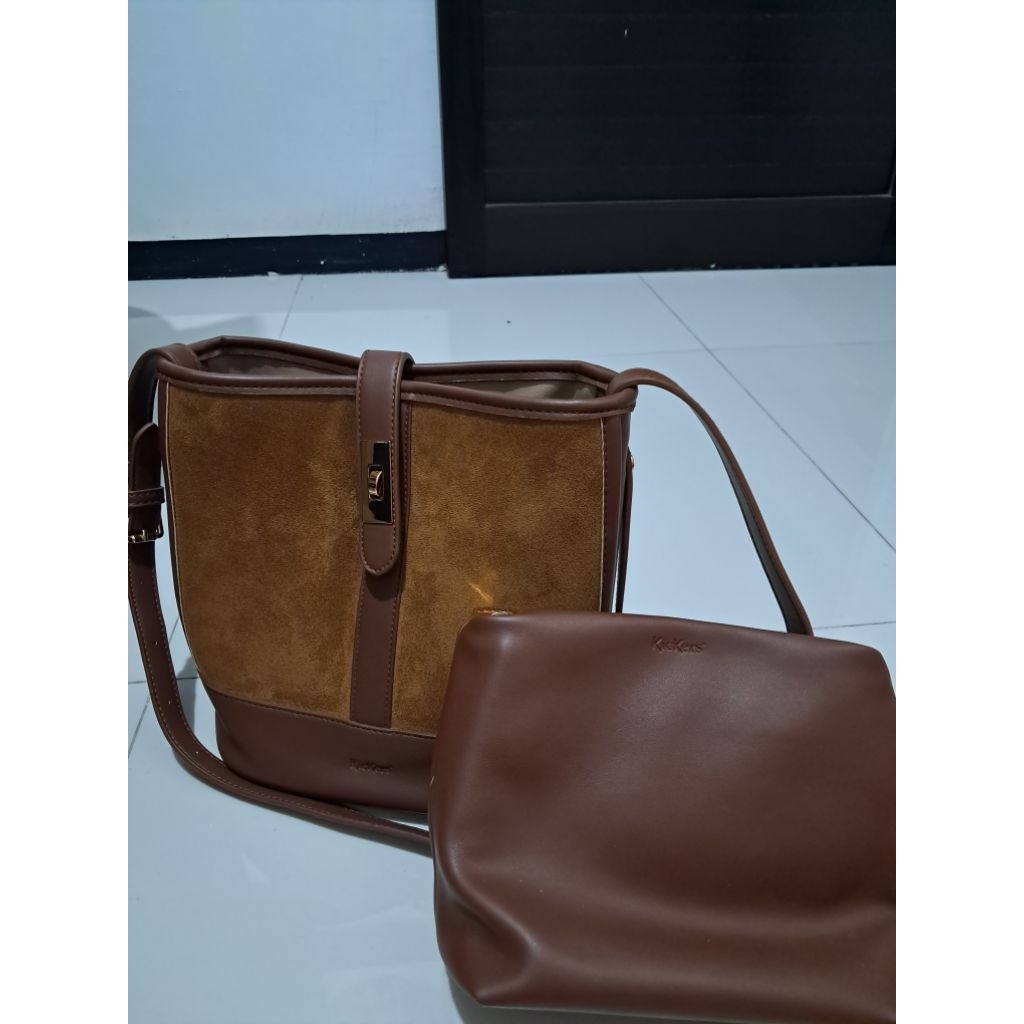 PRELOVED KICKERS LEATHER BAG