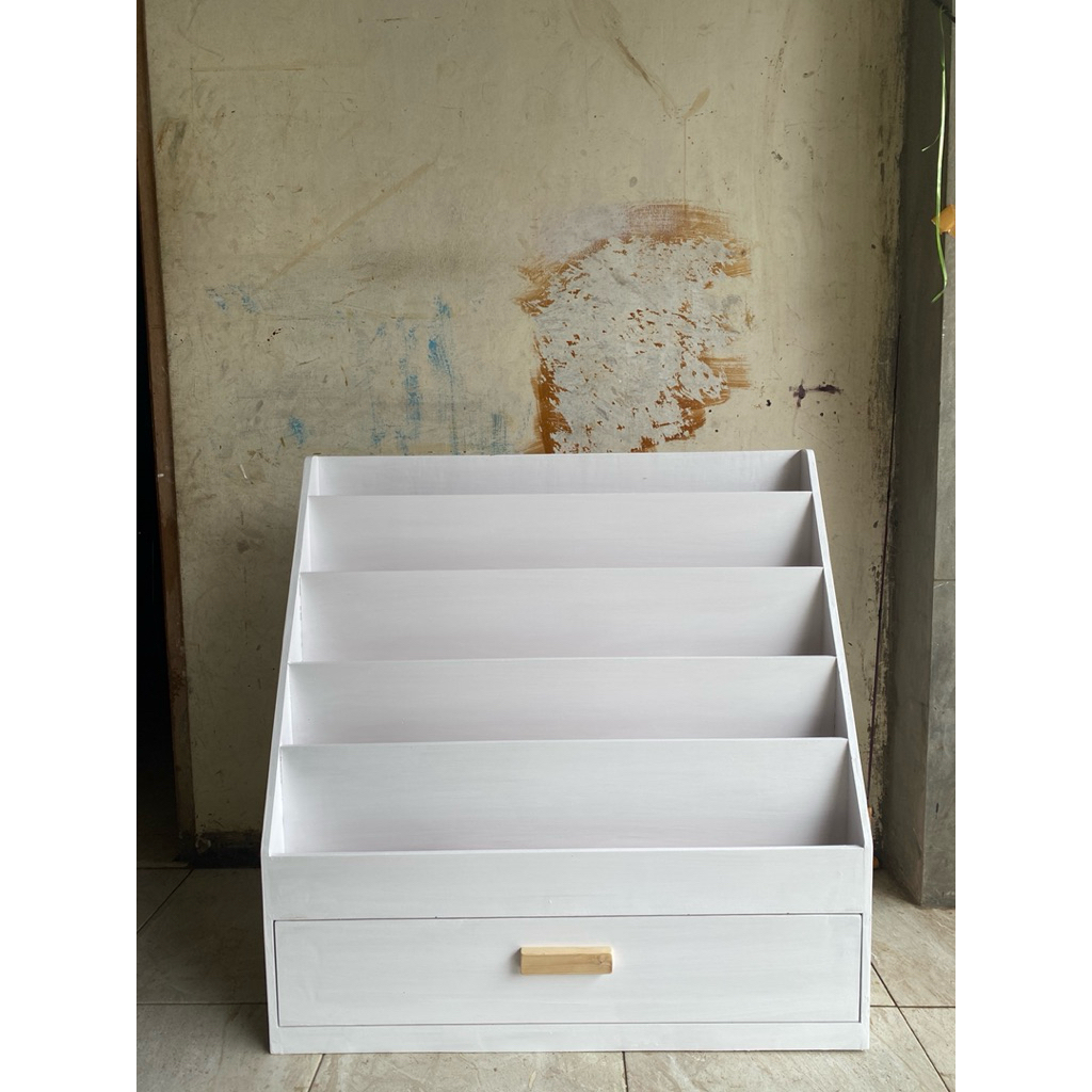 Rak buku anak montessori laci