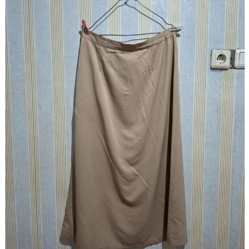 NET* ROK KAIN WANITA COKLAT MUDA