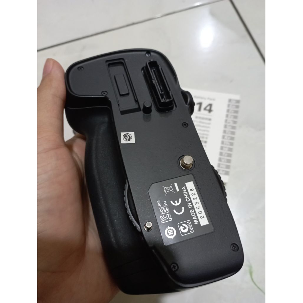 BG Nikon D610 MB-D14