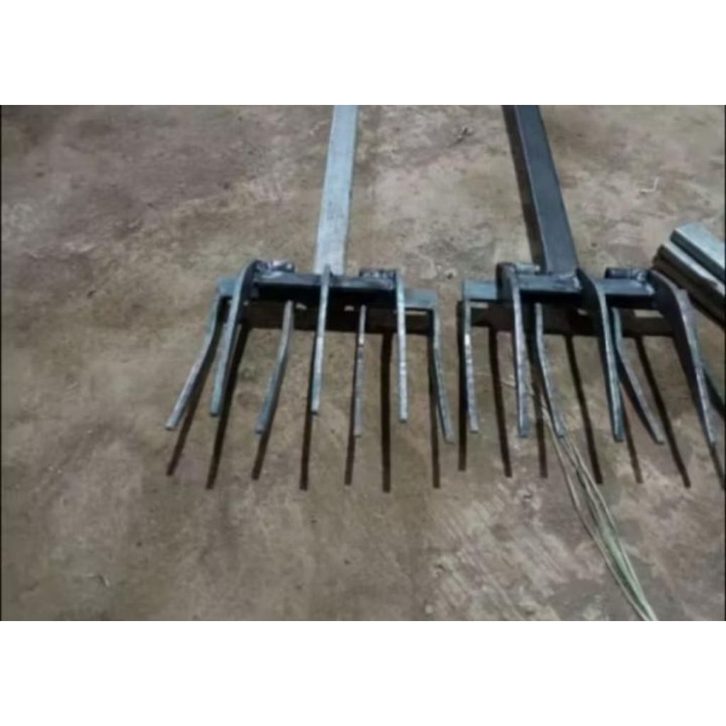 Cangkul Garpu besi modern