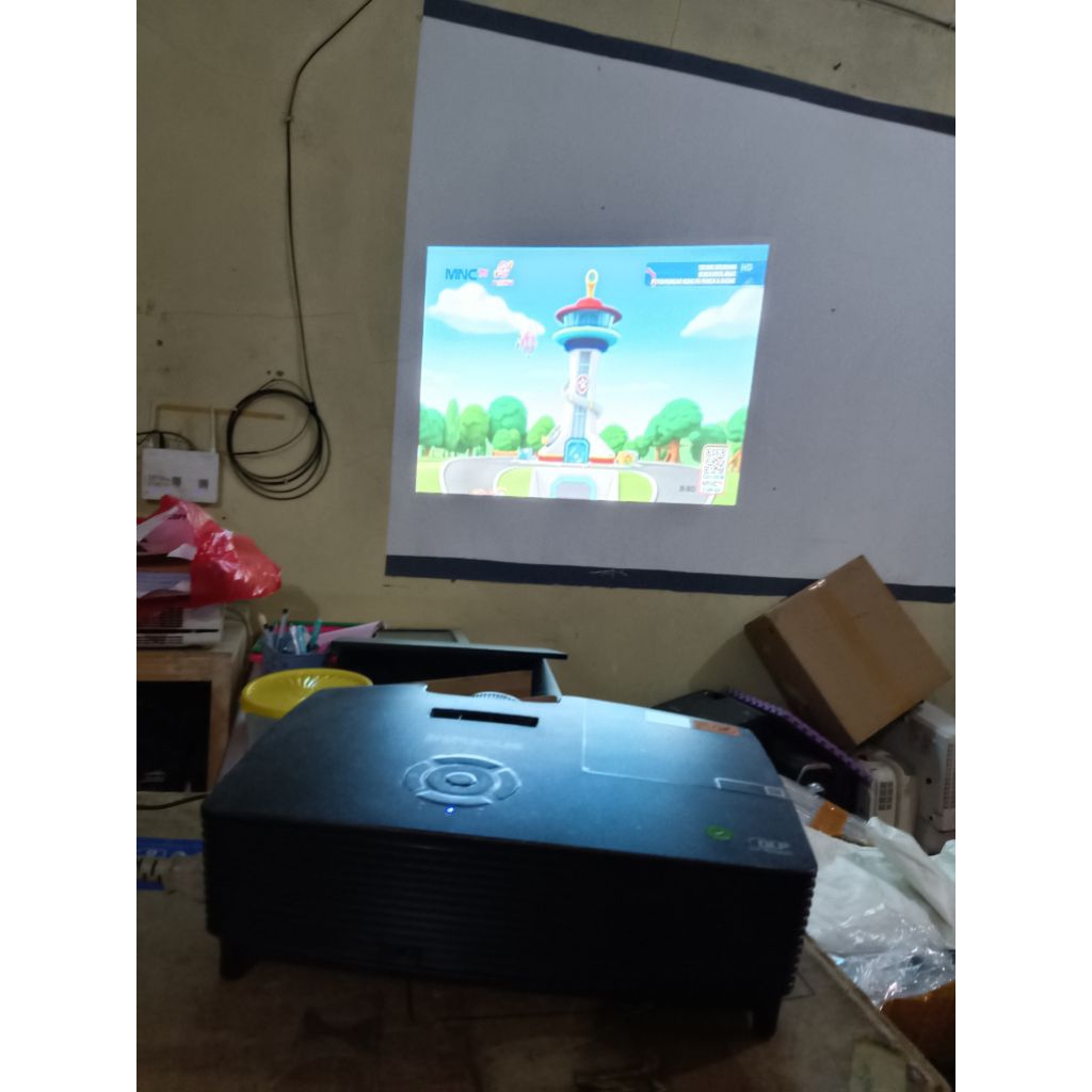 projector infocus bekas in221