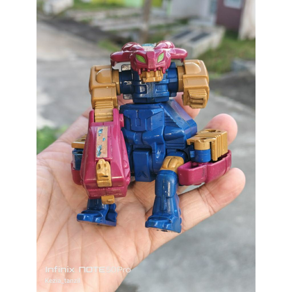 ACTION FIGURE FIGUR MINUS JUNK ROBOT TRANSFORMER TRANSFORMERS LAWAS JADUL VINTAGE HASBRO SQUEEZEPLAY