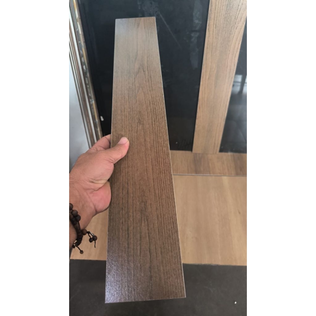 LIS GRANIT 10X60 MOTIF KAYU MATT, Bisa rekues ukuran