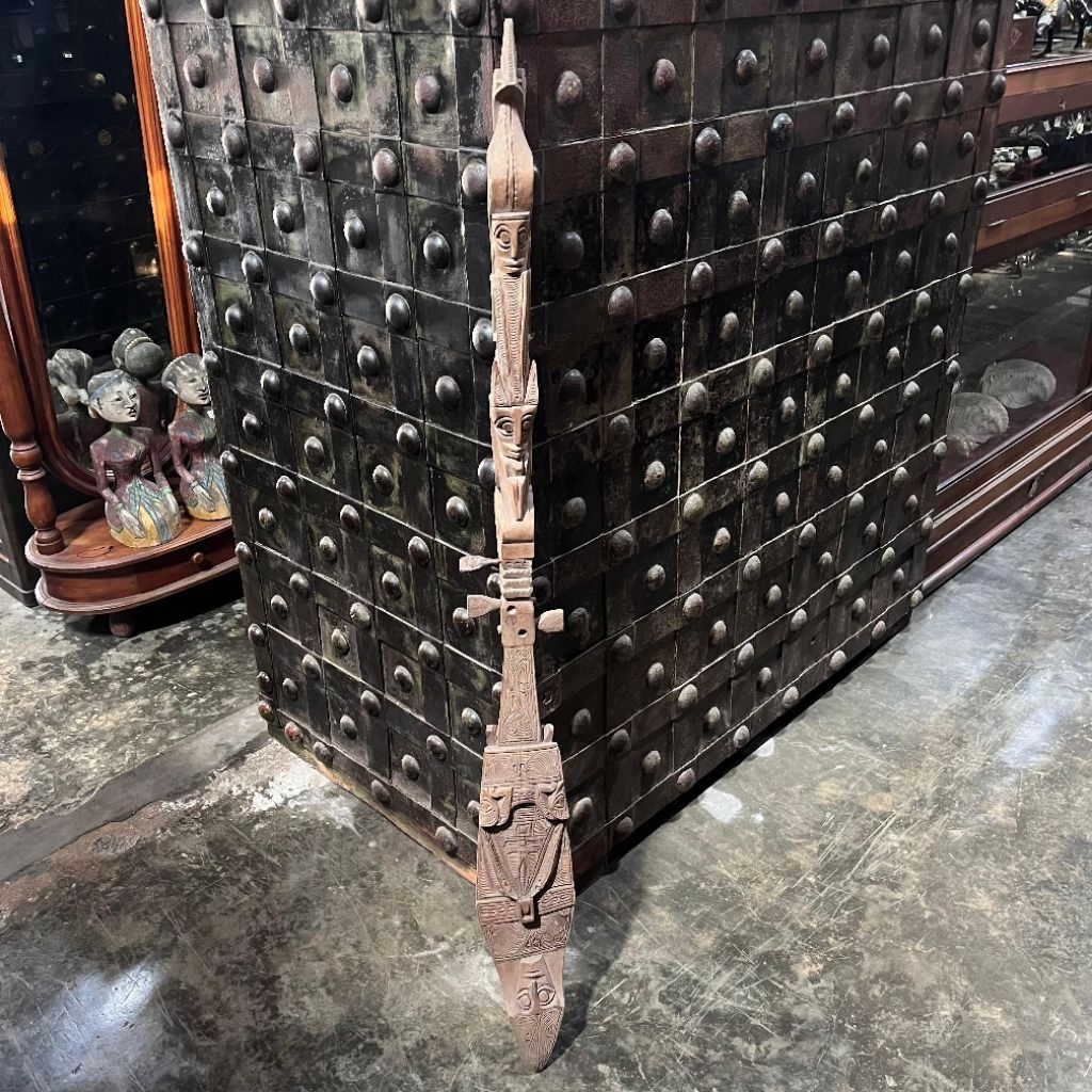 Alat Musik Hasapi Kecapi Tradisional Batak Toba Ukir Kayu Lawas Jadul Tua Besar