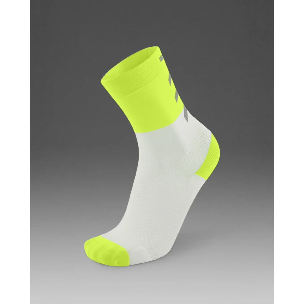 2XU Vectr Reflective Crew Socks Kaos Kaki Olahraga