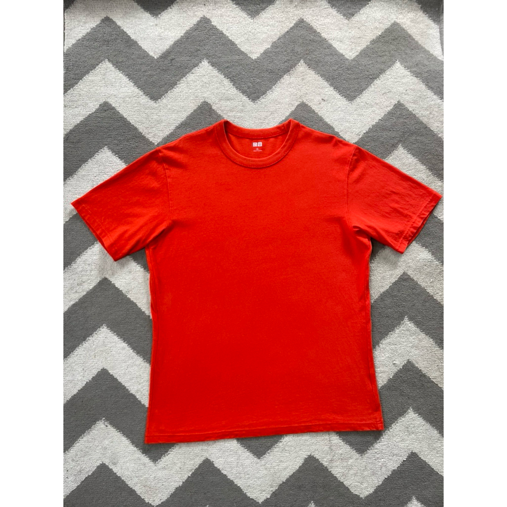 kaos uniqlo U orange oversized