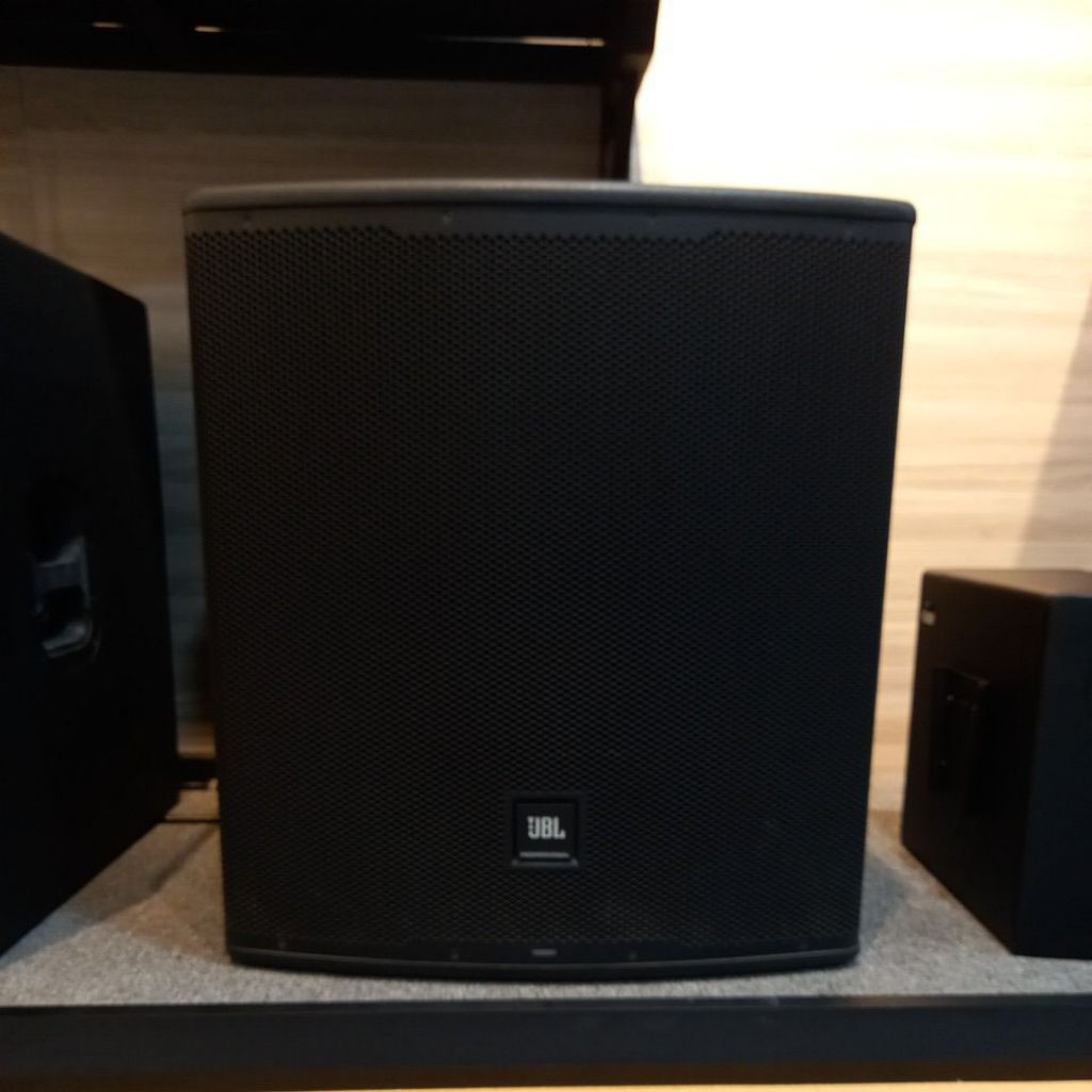 JBL 718S Subwoofer 18 inch