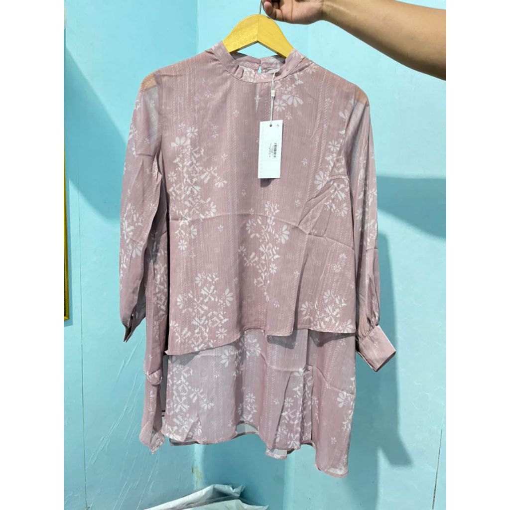 Benang Jarum BJ x Khanaan Khanum Layered Blouse Dusty Pink Misty Blue size S Mono Monogram As is BS 