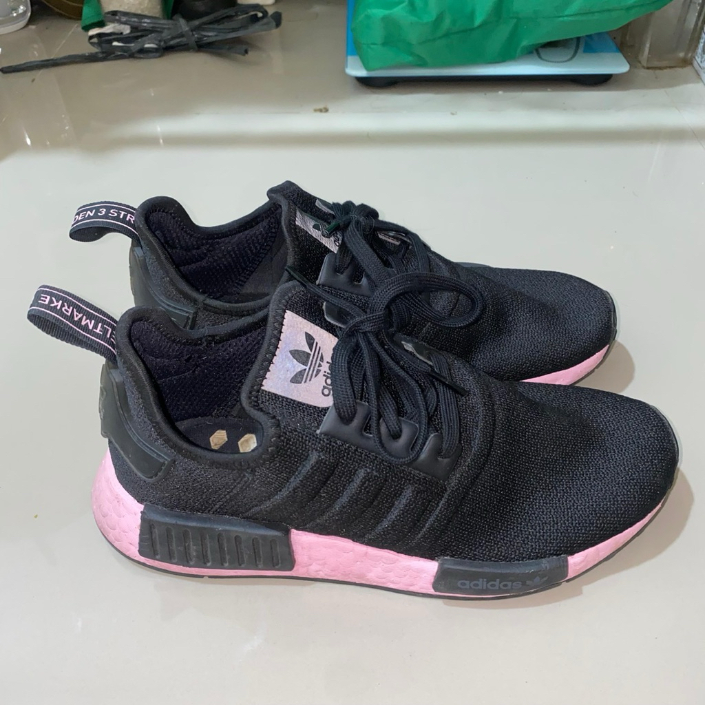 Sepatu Adidas NMD R1 Black True Pink Original