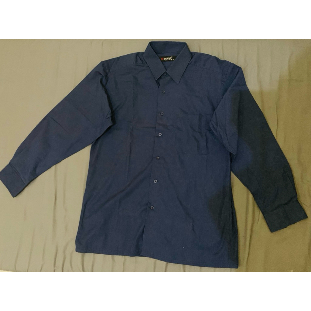 Preloved Kemeja Kerja Pria Regular size 15-32 merk boss warna navy