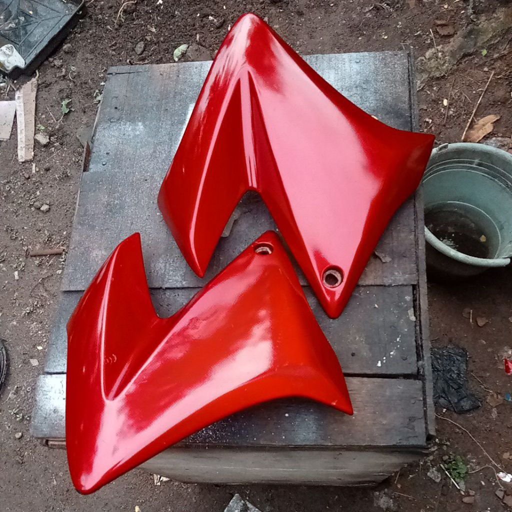 VOVER TANGKI/TUTUP TANGKI/SAYAP TANGKI YAMAHA MOTOR VIXION OLD/LAMA SET KANAN KIRI ORIGINAL CABUTAN