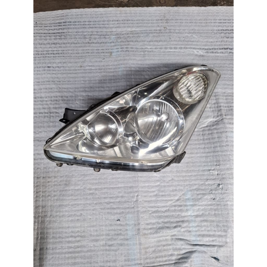 headlamp Toyota Wish original