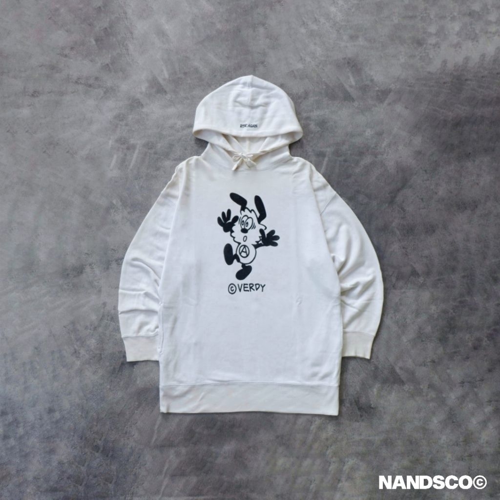 UT UNIQLO x VERDY Graphic Pullover Hoodie - White