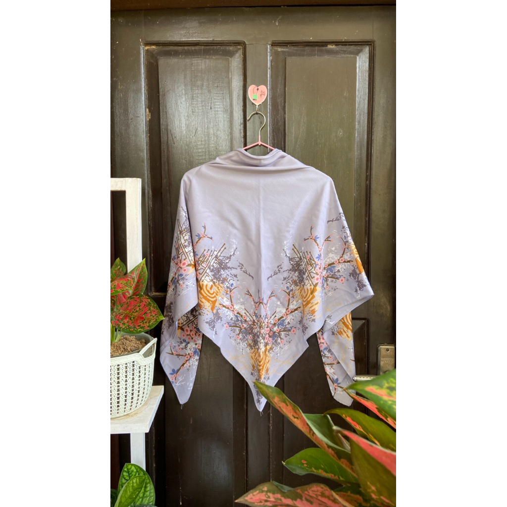 PRELOVED HIJAB VOAL MOTIF/VOAL MOTIF/HIJAB SEGI EMPAT/HIJAB