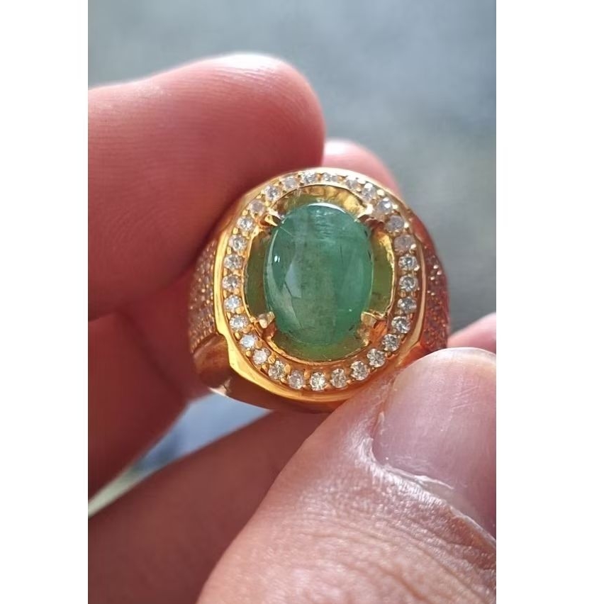 Natural emerald Zamrud