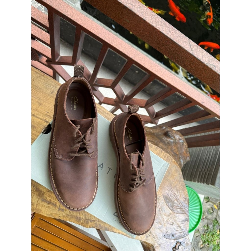 boots clarks signature wallabee