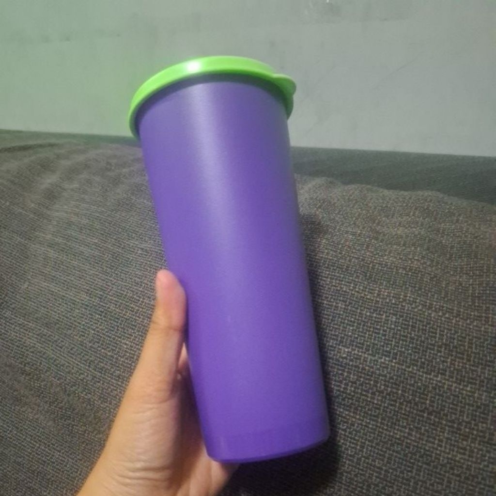 tumbler Tupperware/botol minum/botol Tupperware/wadah minum Tupperware/Tupperware/tumbler ungu/tumbl