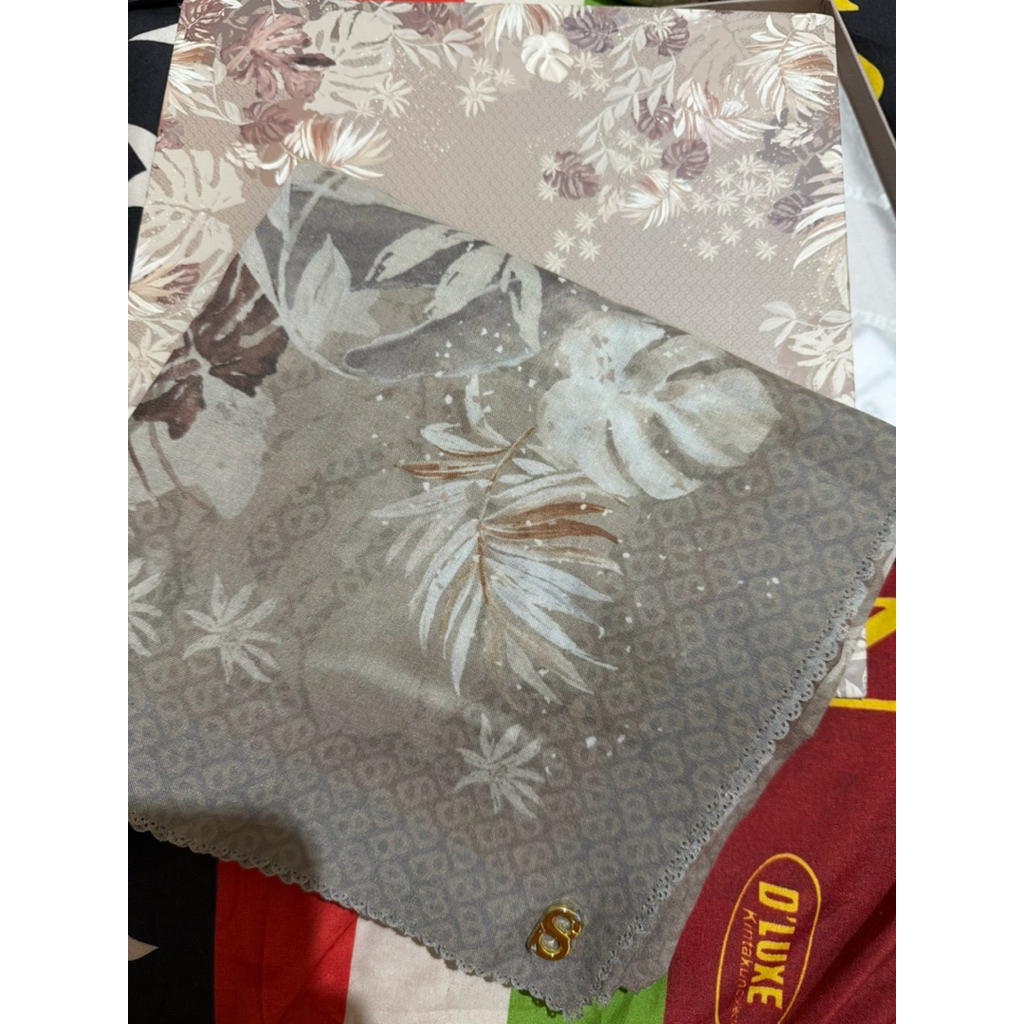 Preloved Buttonscraves