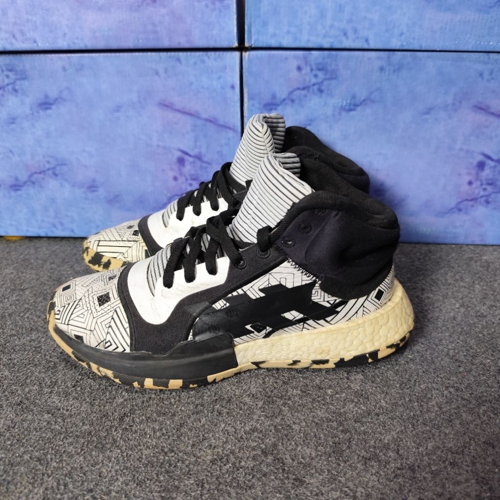 Sepatu Basket Ads Marque