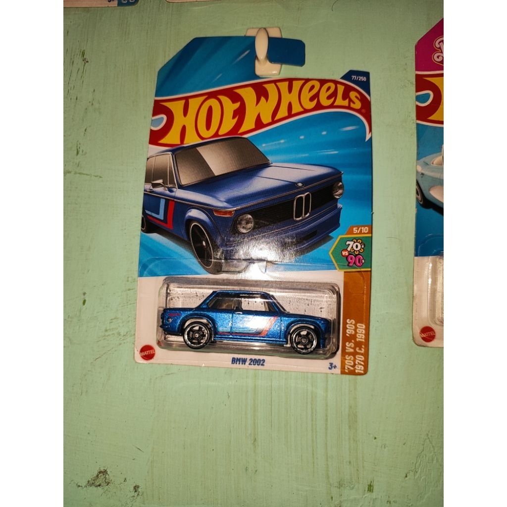 Hot Wheels BMW 2002 Biru Metalik – Seri 70’s vs 90’s (5/10) Koleksi Diecast Langka