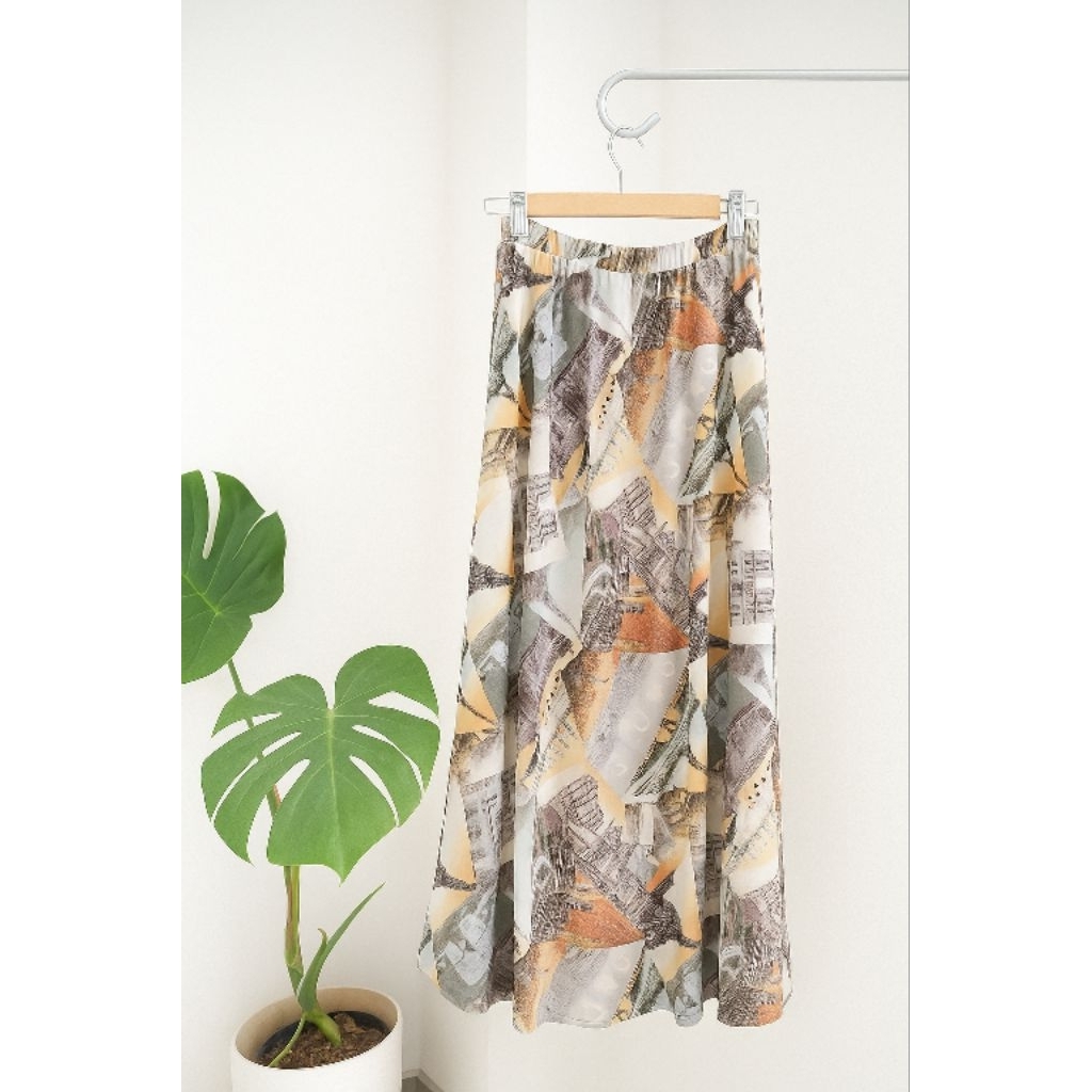Preloved Story - Rok Panjang Mayung Motif Abstrak Paris Bahan Rayon Jatuh