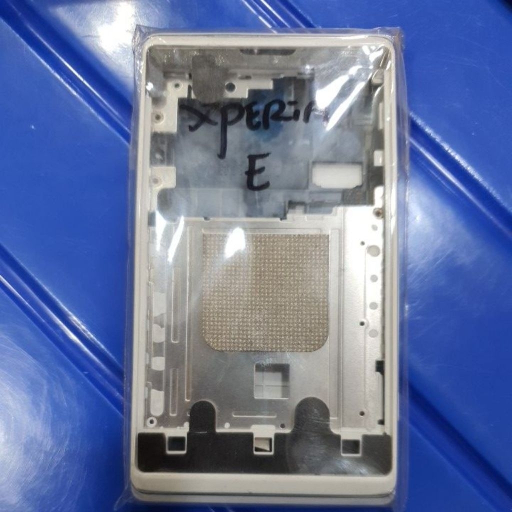 Casing Sony Xperia E Fullset Putih