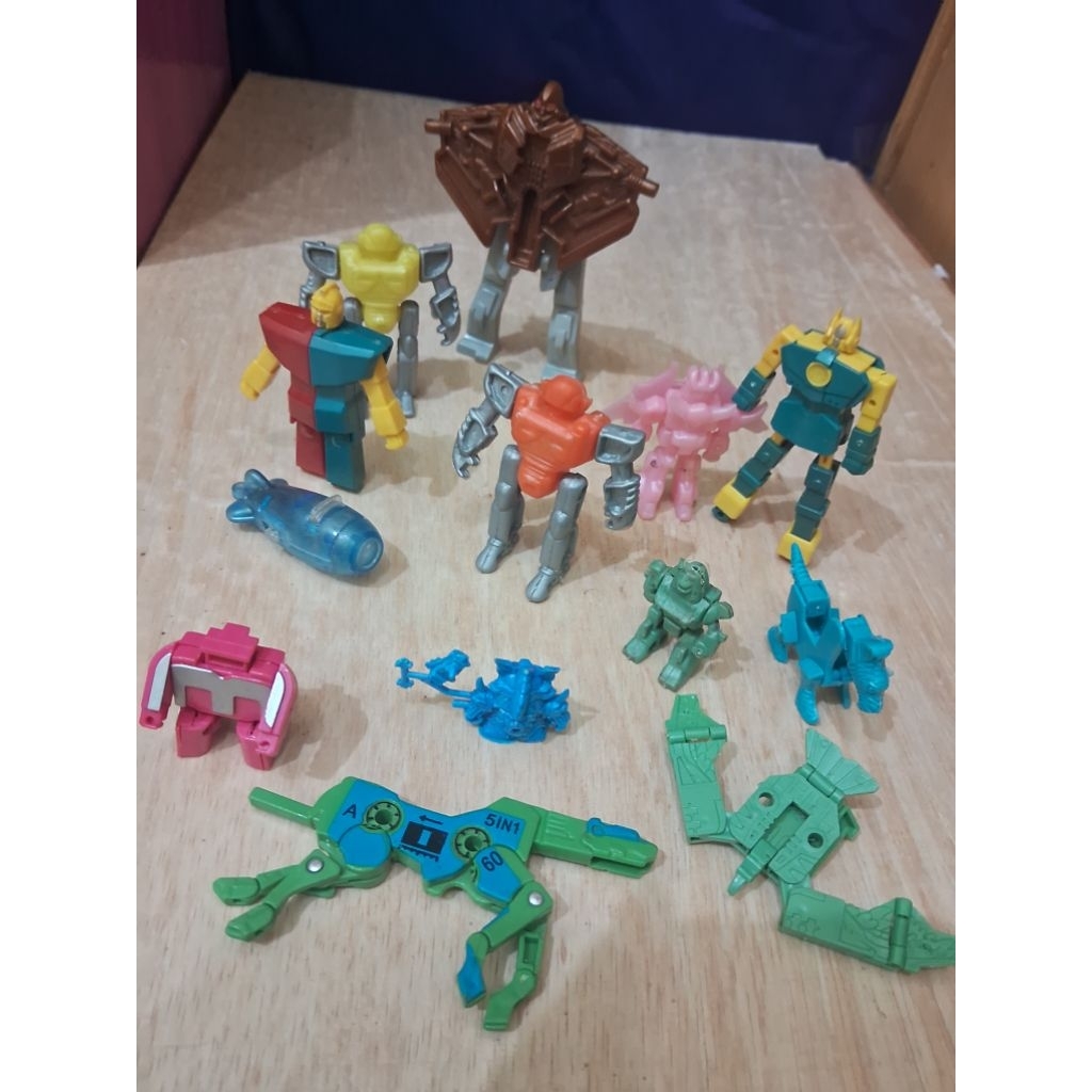 Mainan Robot Mini Vintage Robot Plastik Kecil Koleksi Nostalgia Robot Rakit Satuan