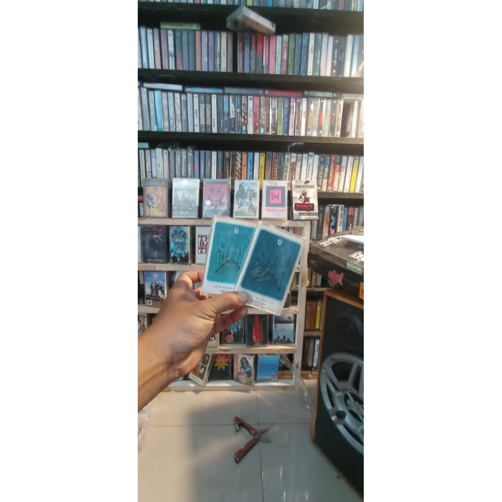 kaset slank suit suit hehe