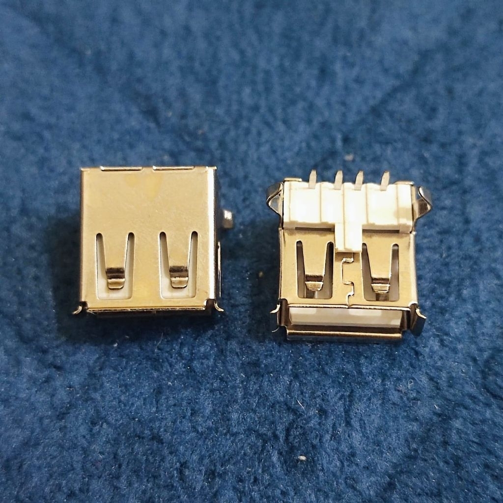 Soket USB