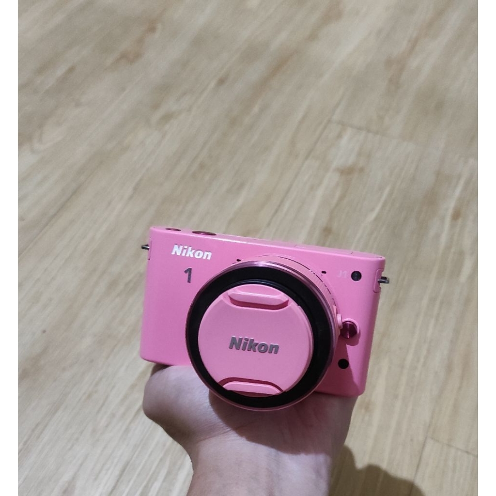 KAMERA MIRRORLESS NIKON J1