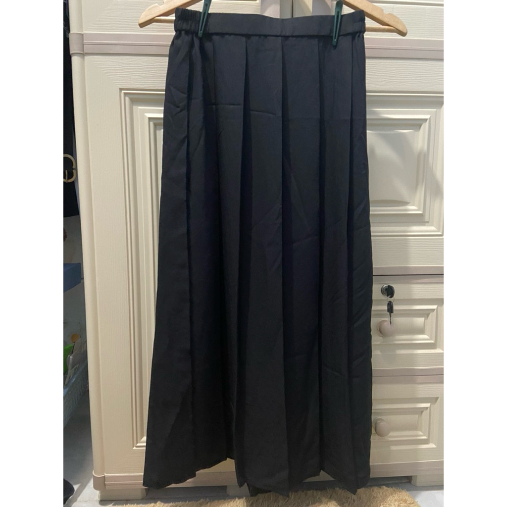 UNIQLO ROK WANITA PLISKET MIDI PLEATED SKIRT BLACK PRELOVED