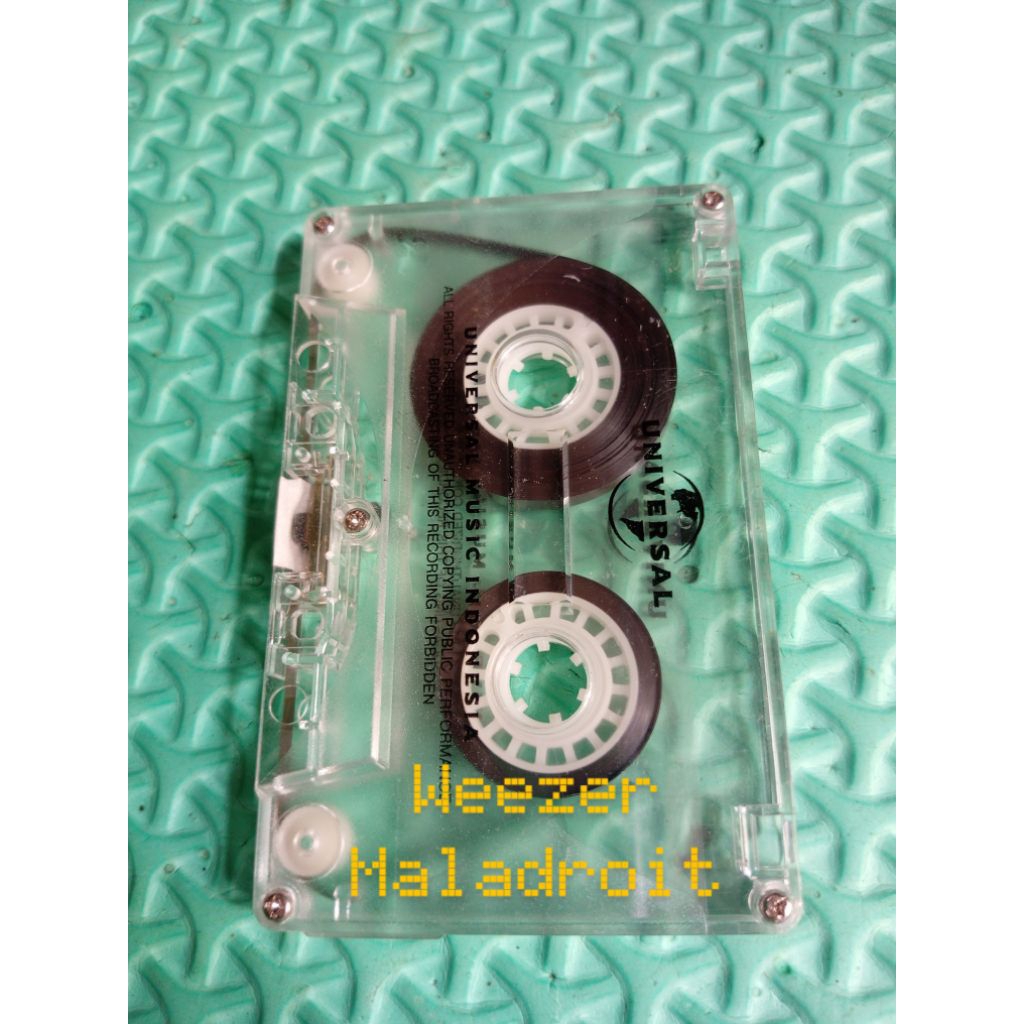 Kaset Weezer Maladroit Tanpa Cover