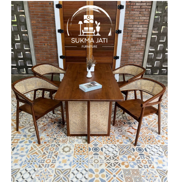 Meja Makan Minimalis Kayu Jati 4 Kursi Kombinasi Busa Desain Bagus