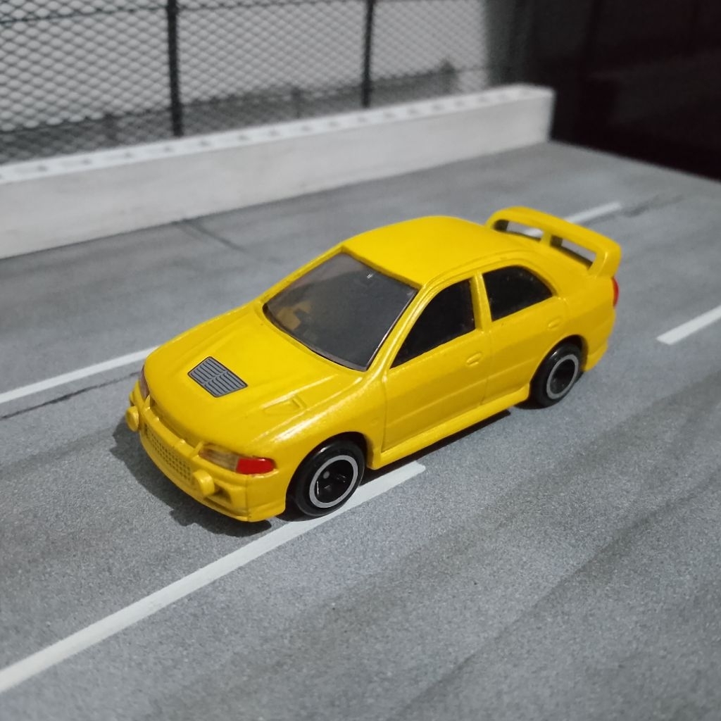 Tomica regular mitsubishi lancer evo iv seri gift pack keluaran 1997