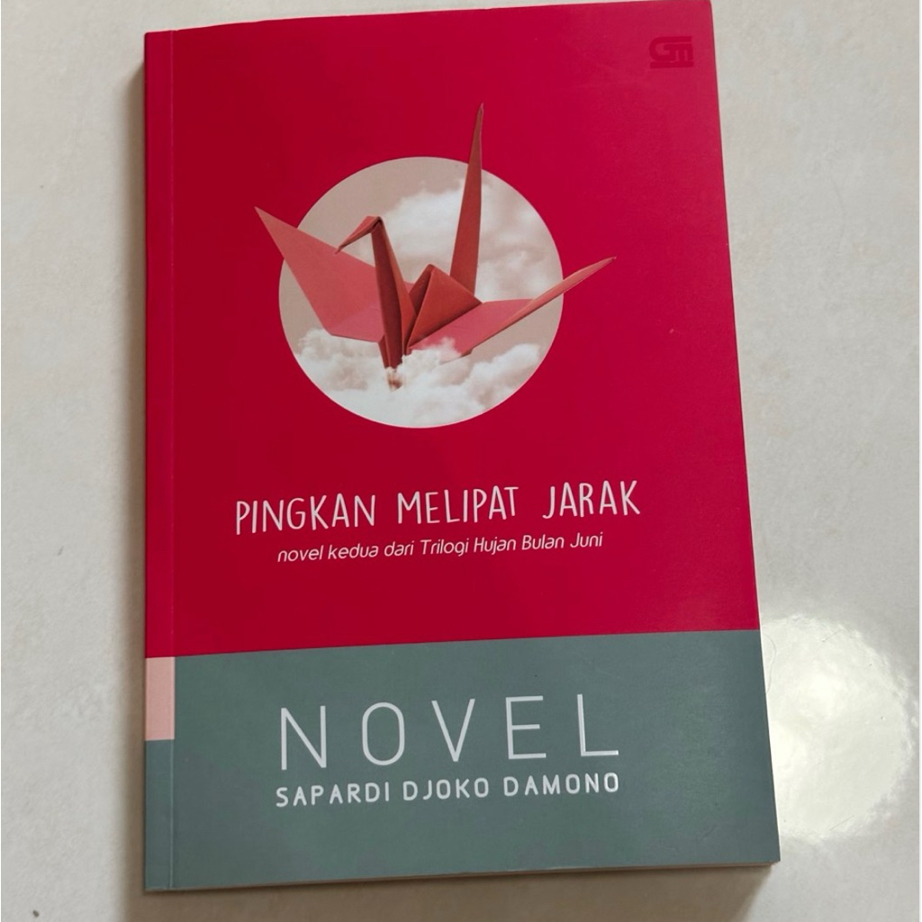 Pingkan melipat jarak buku